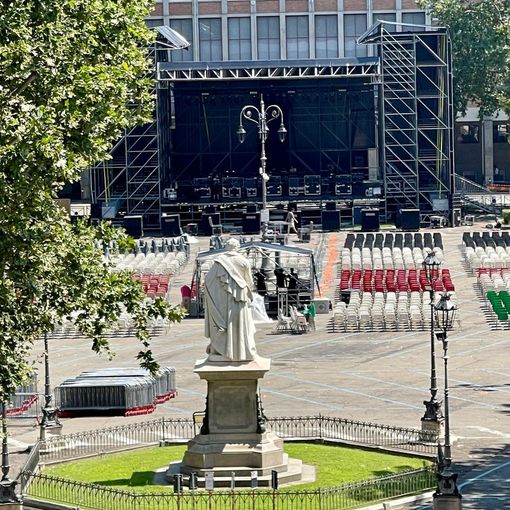 Si prepara Asti Musica sotto l'occhio attento di Vittorio Alfieri