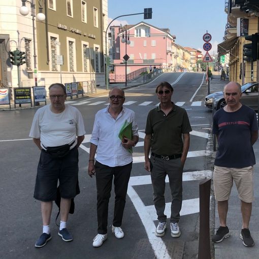 Da sinistra: ex vicesindaco di Nizza Monferrato e membro di Politeia Sergio Perazzo, l'ex sindaco di Nizza Monferrato e presidente di Politeia Maurizio Carcione, il cittadino Gianni Carboni e Mario Castino del direttivo di Politeia Da sinistra: ex vicesindaco di Nizza Monferrato e membro di Politeia Sergio Perazzo, l'ex sindaco di Nizza Monferrato e presidente di Politeia Maurizio Carcione, il cittadino Gianni Carboni e Mario Castino del direttivo di Politeia