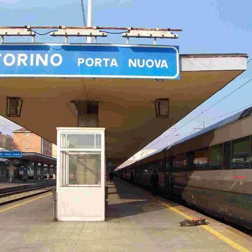Persona tra i binari a Moncalieri: mattinata di passione per i pendolari astigiani  con treni in ritardo di mezz'ora