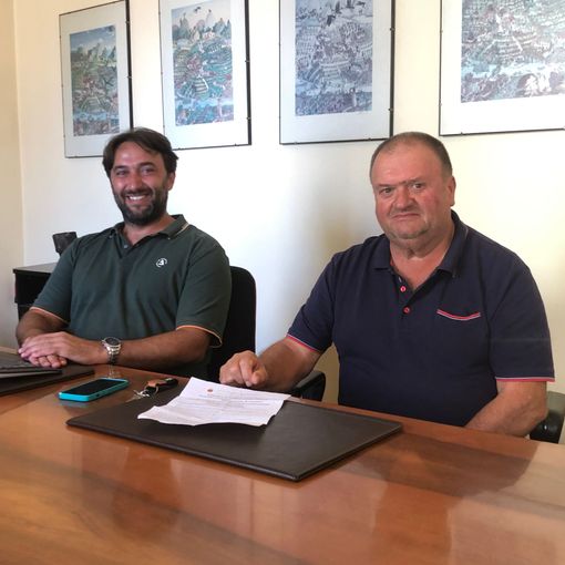 Il sindaco di Nizza Monferrato Simone Nosenzo e l'Assessore con delega alla manutenzione di strade extra urbane Domenico Perfumo