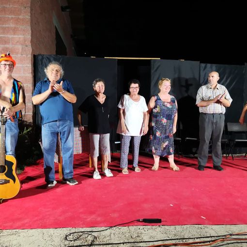 Cala il sipario su &quot;E...Che sia...Spettacolo&quot;: un successo di risate e applausi