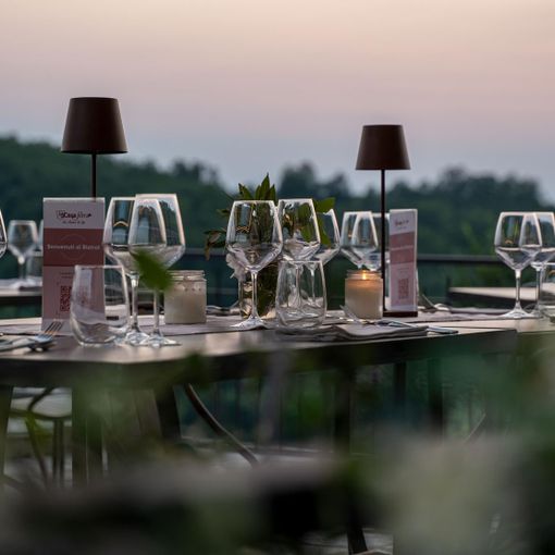 Sapori gourmet e intrattenimento dal vivo venerdì prossimo a Casa Serra Eco- Resort &amp; Welness