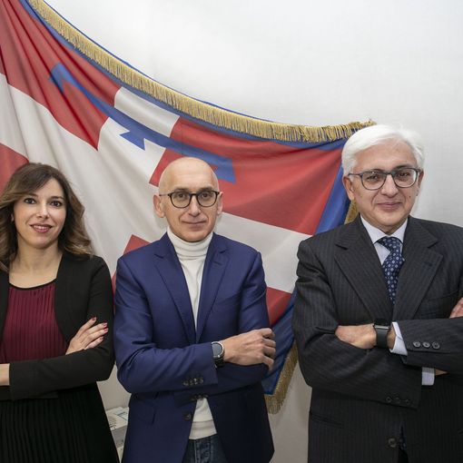 Al centro il presidente Corecom Piemonte Vincenzo Lilli, alla sua sinistra il commissario Marco Briamonte e alla sua destra la vicepresidente Alessia Caserio (immagine tratta dal sito del Consiglio Regionale del Piemonte