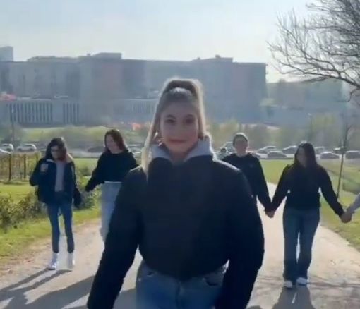 Un frame tratto dal video