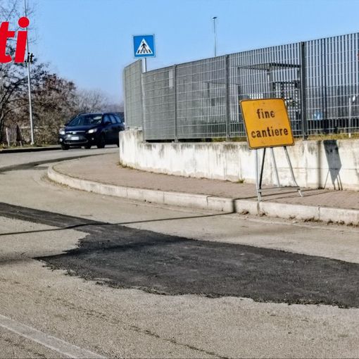I rattoppi stradali in via Atleti Azzurri Astigiani e in via Gerbi (Merfephoto - Efrem Zanchettin)