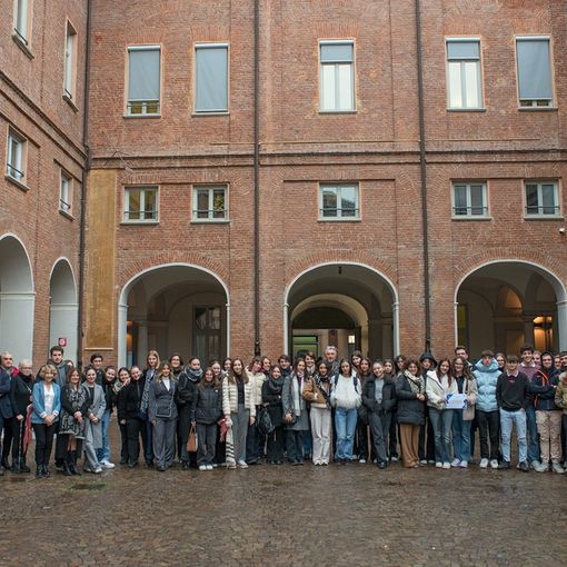 Il Gruppo del tè con Anna Macchia e Delfina Noto (al centro)