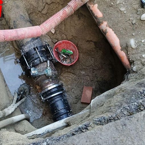 Dopo l'imponente guasto idrico, in corso Dante e via Gandolfino Roreto, si lavora al ripristino del manto stradale