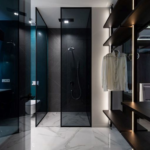 L'arte del comfort: un viaggio tra piatti doccia e lavabi di design