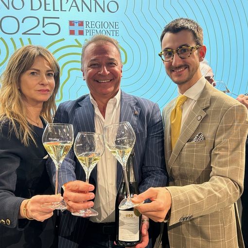 Alta Langa, il Piemonte brinda al successo: è il &quot;Vino dell'Anno&quot; 2025