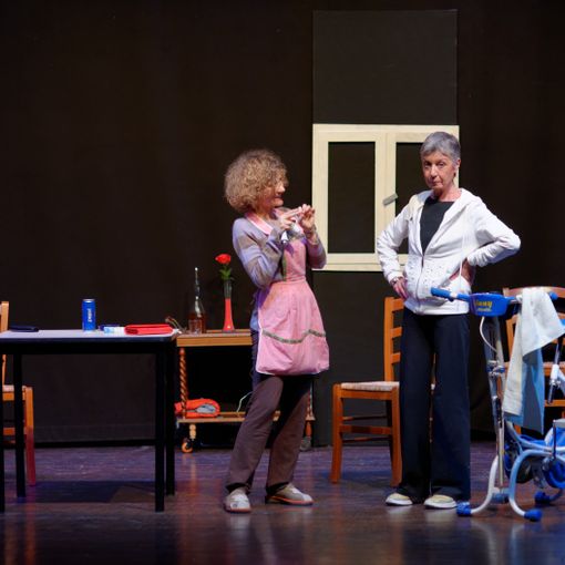 Un'immagine di scena tratta da &quot;La strana coppia&quot;