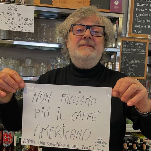 La risposta ai dazi Usa del bar Roma di Santo Stefano Belbo (Ph Facebook di Filippo Larganà)