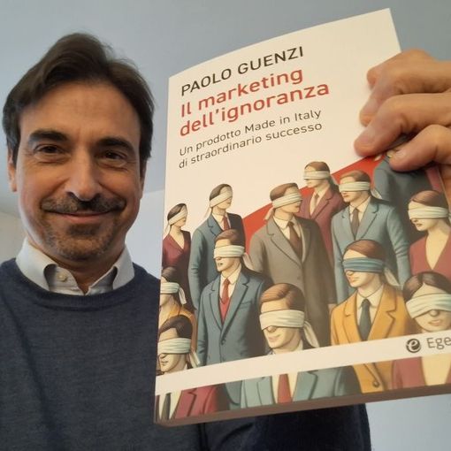 Un'immagine del professor Guenzi ritratto con il suo saggio