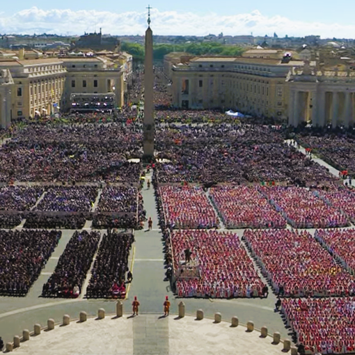 La folla oceanica presente a San Pietro alle esequie di Papa Francesco (Vatican Media)