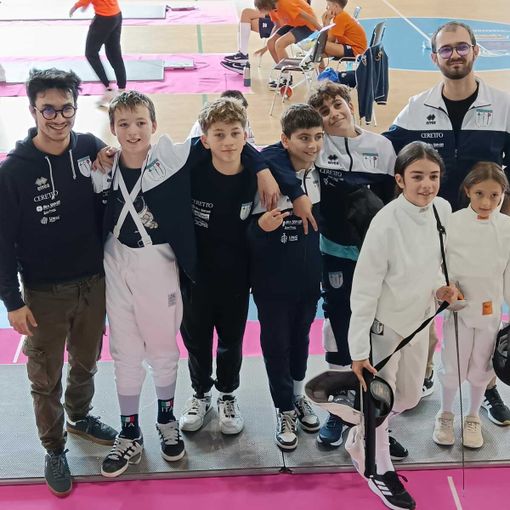 I piccoli spadisti con i tecnici Pasqua e Mandarini I piccoli spadisti con i tecnici Pasqua e Mandarini