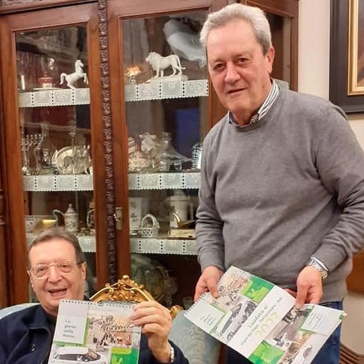 Nel giorno dell'addio al Papa emerito, il calendario della &quot;Comunità Laudato Si' - Vigna del Papa&quot; consegnato in Vaticano