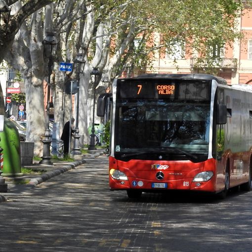Chiusura di piazza Alfieri: variazioni di percorso dei bus cittadini