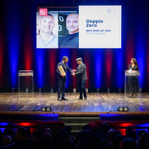 Alla statunitense Doppio Zero l'Asti Docg Award per la miglior carta dei vini di '50 Top world artisan pizza chains'
