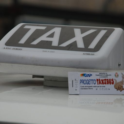 Non verrà interrotto il servizio del taxibus del sabato
