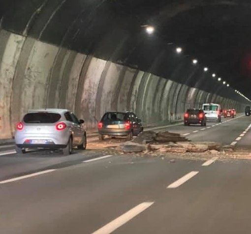 Viabilità: chiusa la A26 nel tratto tra Masone e il bivio A26/A10