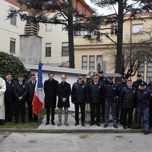 Due immagini (la seconda a fine articolo) della cerimonia svoltasi questa mattina