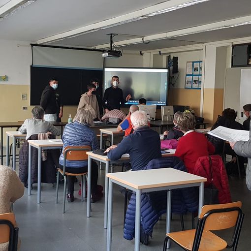 Nonni sempre più &quot;connessi&quot; con i corsi di Anteas Asti a marzo e aprile