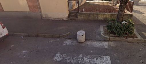 L'immagine del dissuasore tratta da Google maps