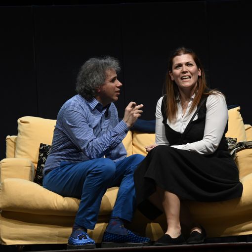 Mario Li Santi e Giada Dovico ritratti in un'immagine di scena