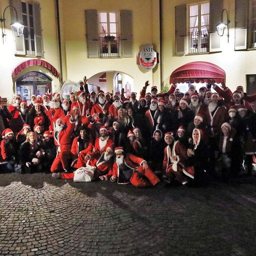 Foto di gruppo per i Babbi Natale (Ph. Efrem Zanchettin - Merfephoto)