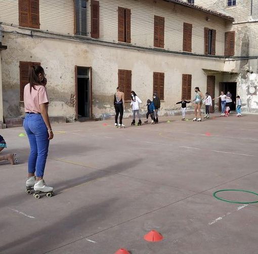 La Blue Roller ha ripreso i corsi promozionali in una delle palestre della &quot;Jona&quot;