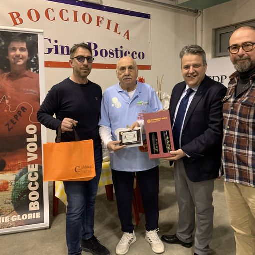 Luca Andreoli con il premiato Aldo Macario, l’assessore Riccardo Origlia e Cristiano Zeppa.