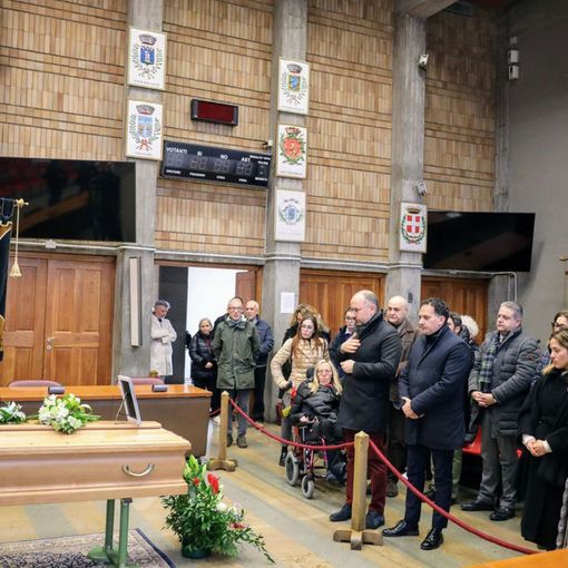 Il cordoglio della Giunta e del Prefetto alla camera ardente in Provincia (Merphefoto)