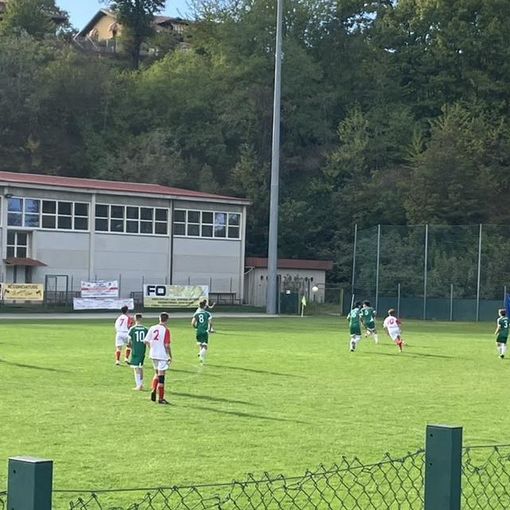 Un momento della sfida tra le formazioni Under 19 del Moncalvo e del Cambiano