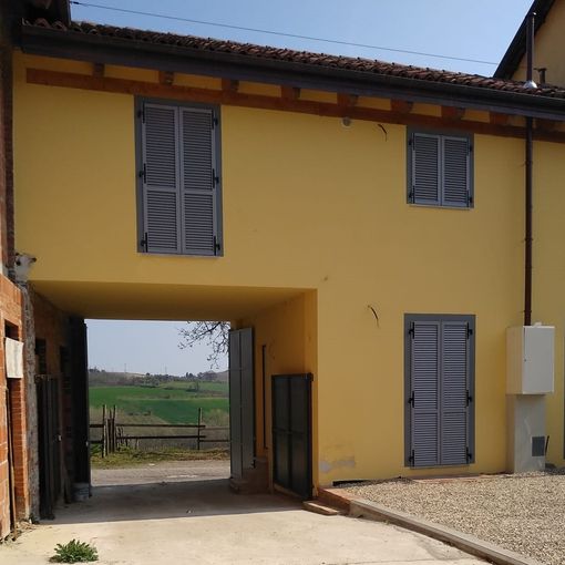 Uno scorcio della &quot;Casa delle Rose&quot; di Moncalvo, ricavata da un rustico di Cascina Graziella e destinata ad ospitare donne vittime di violenza e abusi