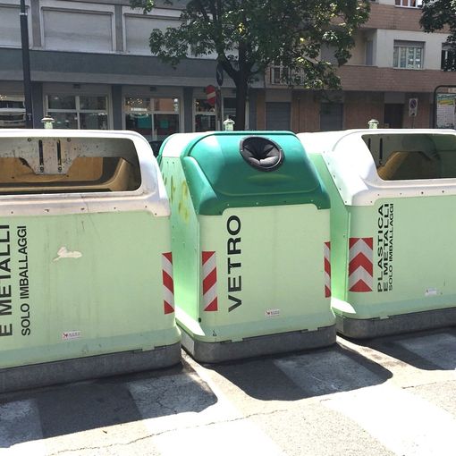 &quot;Comune e Asp spieghino il disservizio dei cassonetti della plastica&quot;. La capogruppo Pd in Comune Angela Motta preannuncia un'interrogazione