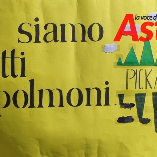 Uno dei cartelli di una manifestazione di protesta studenti del 2019 (MerfePhoto)