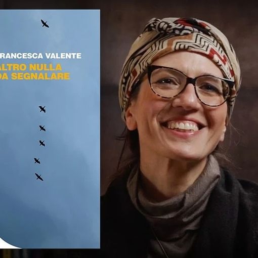 Francesca Valente e la copertina del libro di cui è autrice