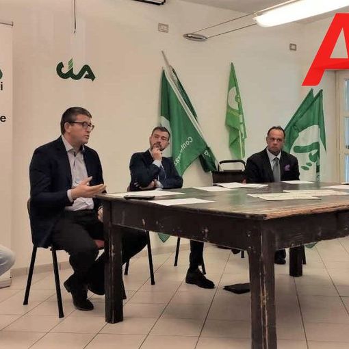 Nella foto, da sinistra: Marco Capra dell'azienda agricola "L'isola della carne", il presidente Durando, Biagio Carillo, il presidente regionale Gabriele Carenini e il direttore Pippione Nella foto, da sinistra: Marco Capra dell'azienda agricola "L'isola della carne", il presidente Durando, Biagio Carillo, il presidente regionale Gabriele Carenini e il direttore Pippione