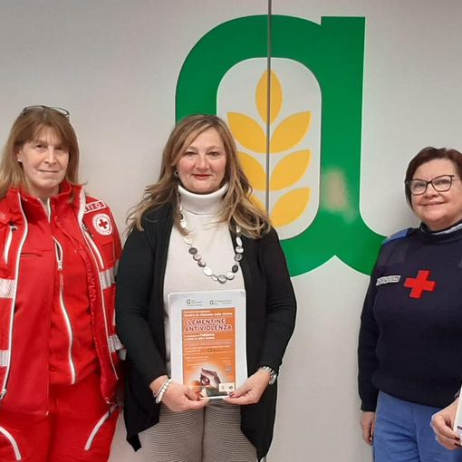 Distribuiti oltre 3 quintali di clementine per sostenere il centro anti-violenza &quot;L'Orecchio di Venere&quot;
