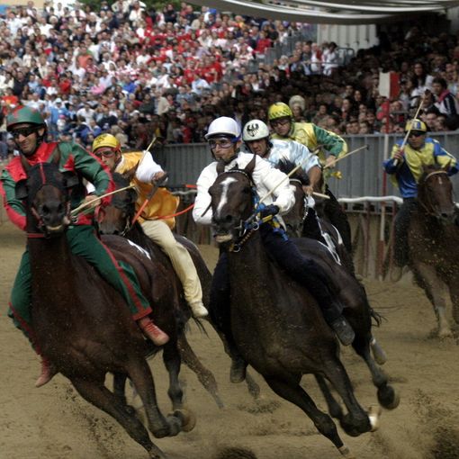 Un momento del Palio di Asti (foto di archivio)