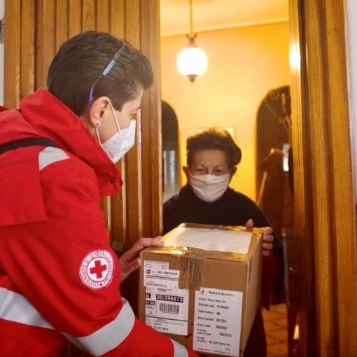 L’inarrestabile impegno, non soltanto sul fronte Covid, dei volontari della CRI