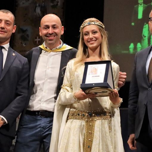 Foto archivio damigella online Alice Nosenzo di Castell'Alfero