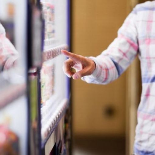 Dei distributori automatici non si butta nulla: anche le &quot;macchinette&quot; aiutano il Banco Alimentare