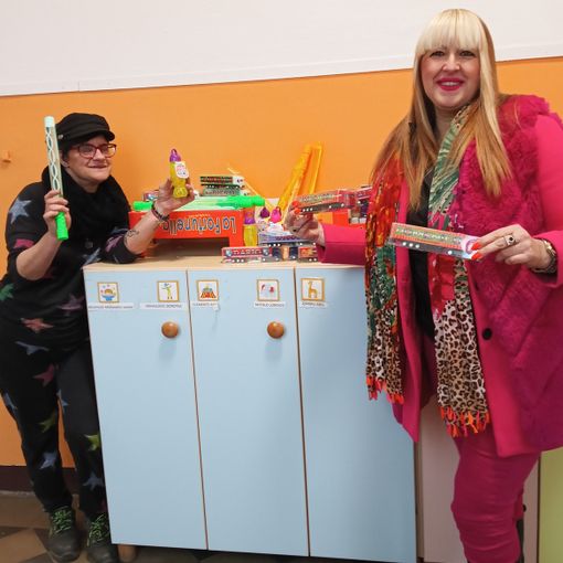 Generoso dono per i bimbi della materna &quot;Babylandia&quot; e dell'asilo &quot;Pascoli&quot;