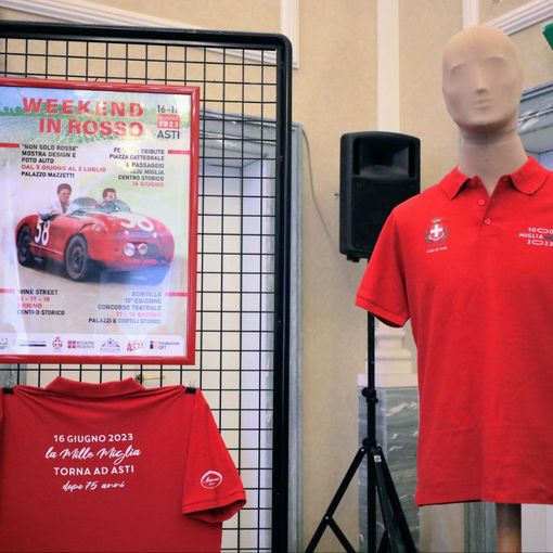 Il &quot;rosso passione&quot; della Mille Miglia ad Asti si trasforma in solidarietà per il Cardinal Massaia
