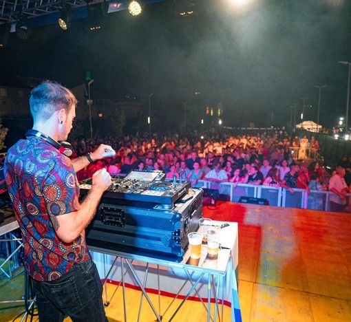 Un'immagine della serata che ha visti protagonisti gli Eiffel 65