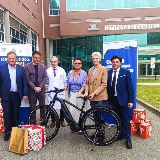 Galup consegna il primo premio della lotteria &quot;Ricerca la fortuna&quot;, organizzato dalla  Fondazione Piemontese per la Ricerca sul Cancro