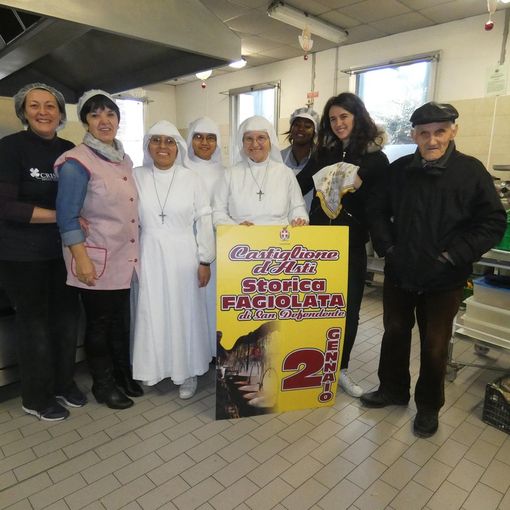 Una rappresentanza della Pro Loco di Castiglione alla Mensa Sociale del Comune di Asti