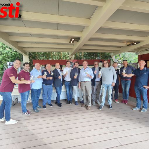 Il brindisi di inaugurazione