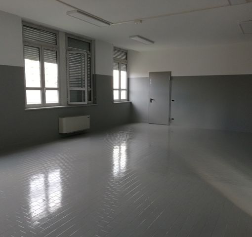 Un'aula scolastica appena ristrutturata