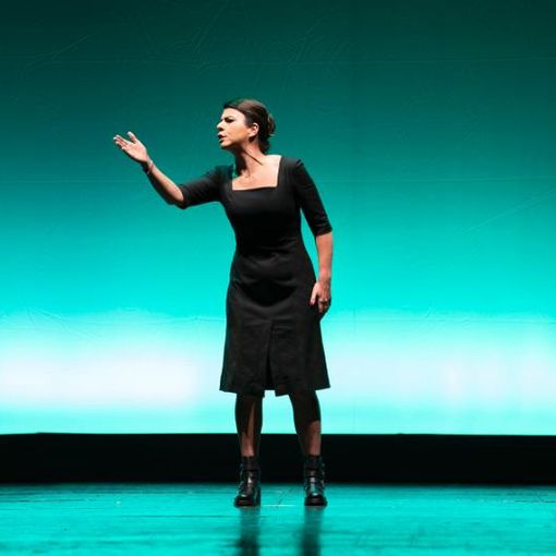 Geppi Cucciari all'Alfieri di Asti con il monologo teatrale &quot;Perfetta&quot;
